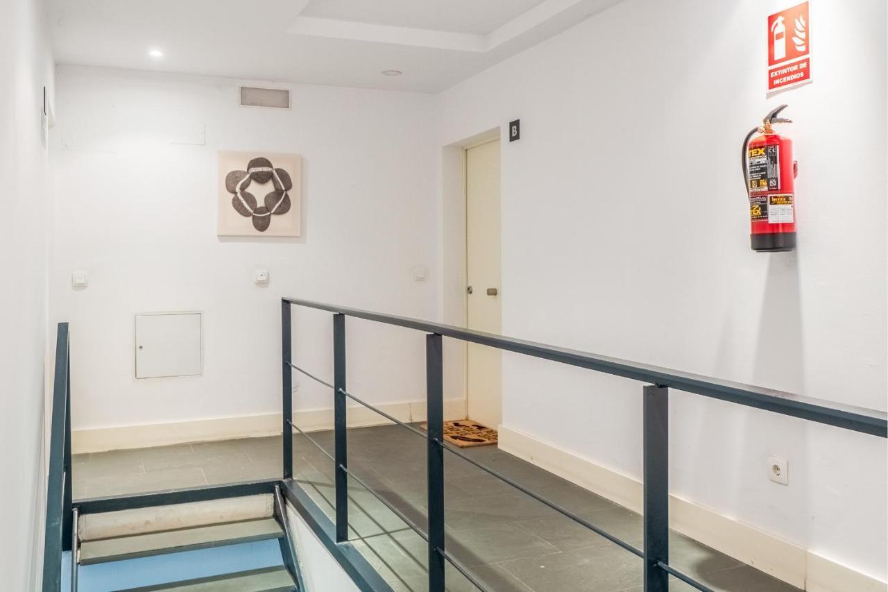 El Ventero Apartment - Elegante Apt Para 5 Con Terraza, Wi-Fi Y Aparcamiento En La Calle Camarma de Esteruelas Exterior photo